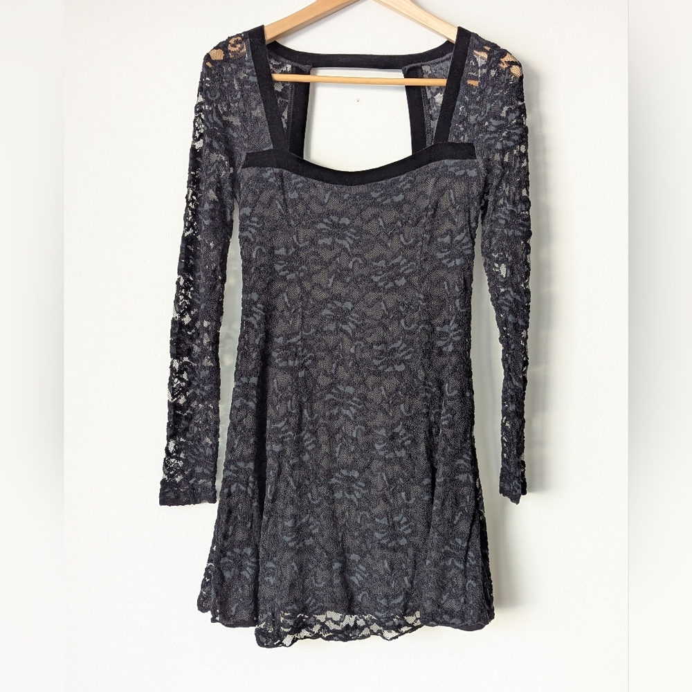 EUC FREE PEOPLE Black Stretch Lace Fit and Flare Dress Open Back Size S